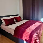 Grosse Naehe Stadtpark, 4 Schlafzimmer, Gemuetliches Wohnzimmer, Terrasse, Parkplatz