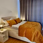 Διαμέρισμα Grosse Naehe Stadtpark, 4 Schlafzimmer, Gemuetliches Wohnzimmer, Terrasse, Parkplatz