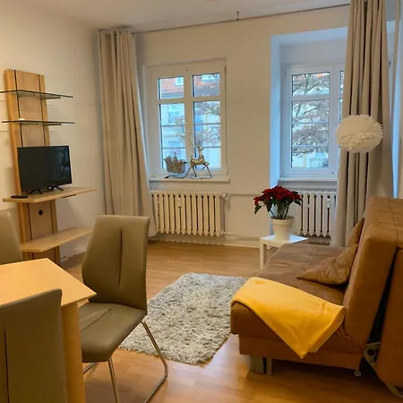 Große Nähe Stadtpark, 4 Schlafzimmer, Gemütliches Wohnzimmer, Terrasse, Parkplatz Apartment Erfurt