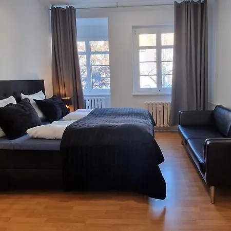 Große Nähe Stadtpark, 4 Schlafzimmer, Gemütliches Wohnzimmer, Terrasse, Parkplatz * Erfurt
