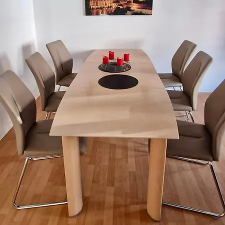 Große Nähe Stadtpark, 4 Schlafzimmer, Gemütliches Wohnzimmer, Terrasse, Parkplatz Apartment Erfurt