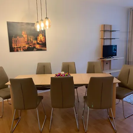 Grosse Naehe Stadtpark, 4 Schlafzimmer, Gemuetliches Wohnzimmer, Terrasse, Parkplatz