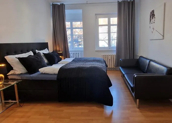 Grosse Naehe Stadtpark, 4 Schlafzimmer, Gemuetliches Wohnzimmer, Terrasse, Parkplatz * Erfurt